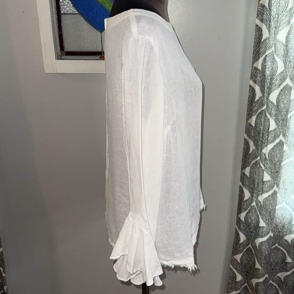 Finley 100% Linen Bell Cuff Button Back Blouse Size Small - Picture 4 of 7
